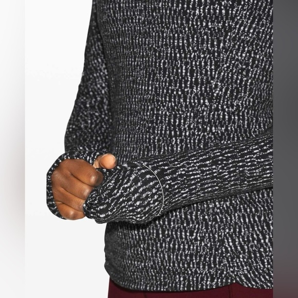 Lululemon Runderful Long Sleeve Knotted Jacquard Black White Dotted Top Shirt - Picture 2 of 11